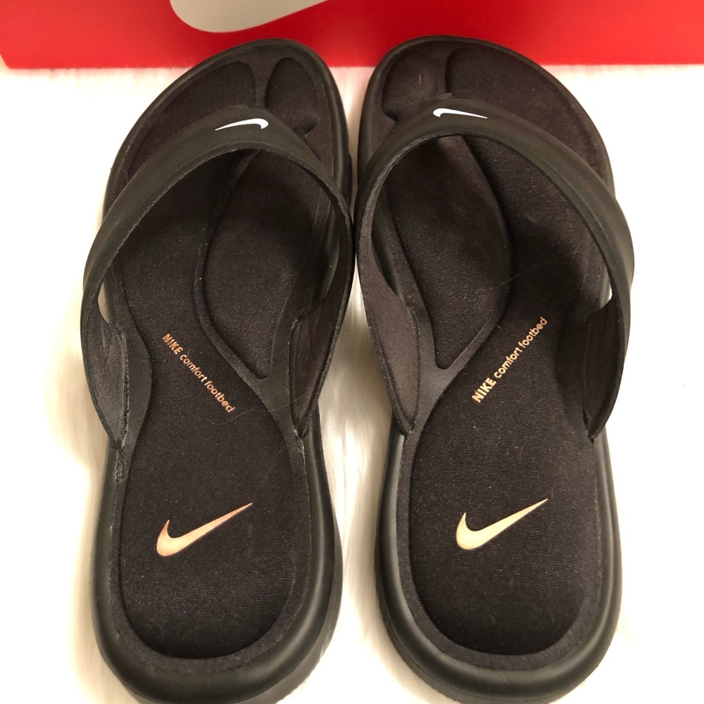 Nike Flip Flops (NWOT)
